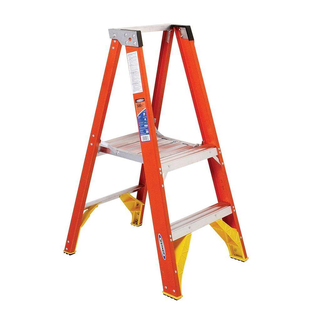 Werner 8 ft. Reach Fiberglass Platform Step Ladder with 300 lb. Load Capacity Type IA Duty Rating P6202