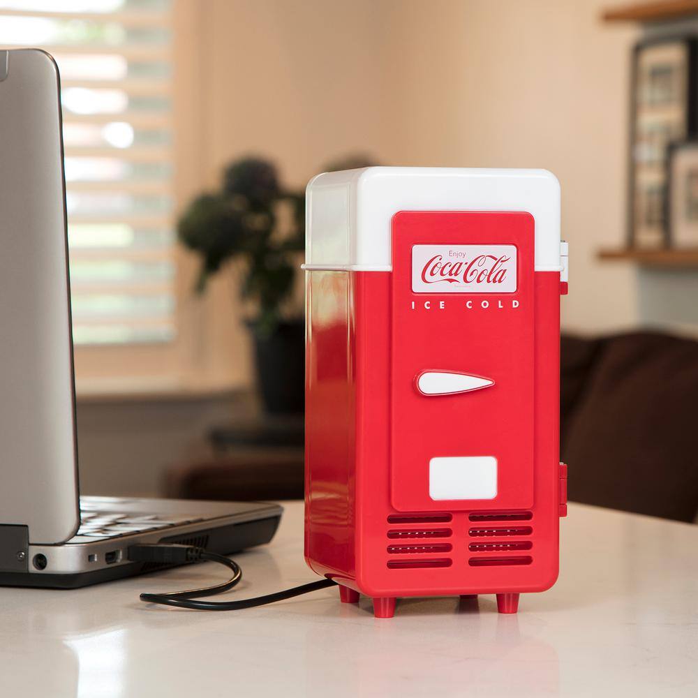 Coca-Cola Coca-Cola Single Can Cooler Red USB Powered One Can Mini Fridge for Desk Home Office Dorm CCRF-01