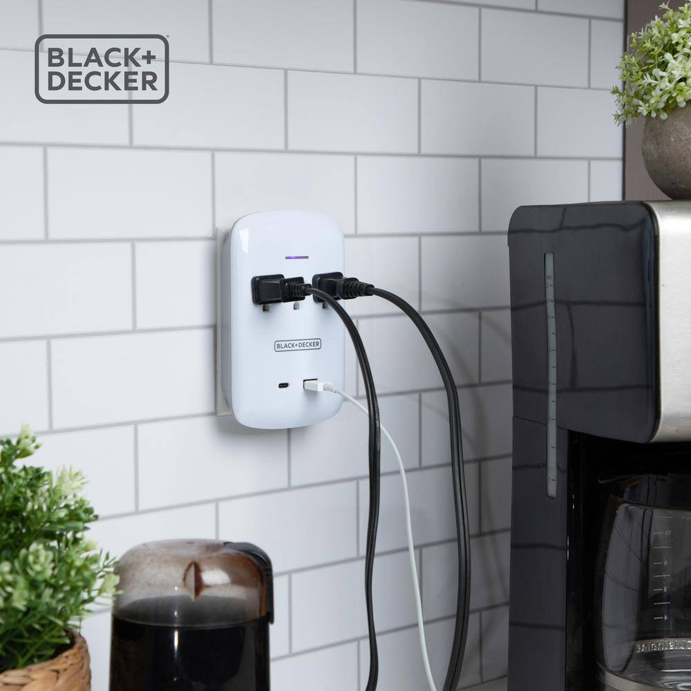 BLACK+DECKER 3 Grounded Outlets Surge Protector Wall Mount with 1 USB Charging Port 1 USB-C Port BDXPA0042