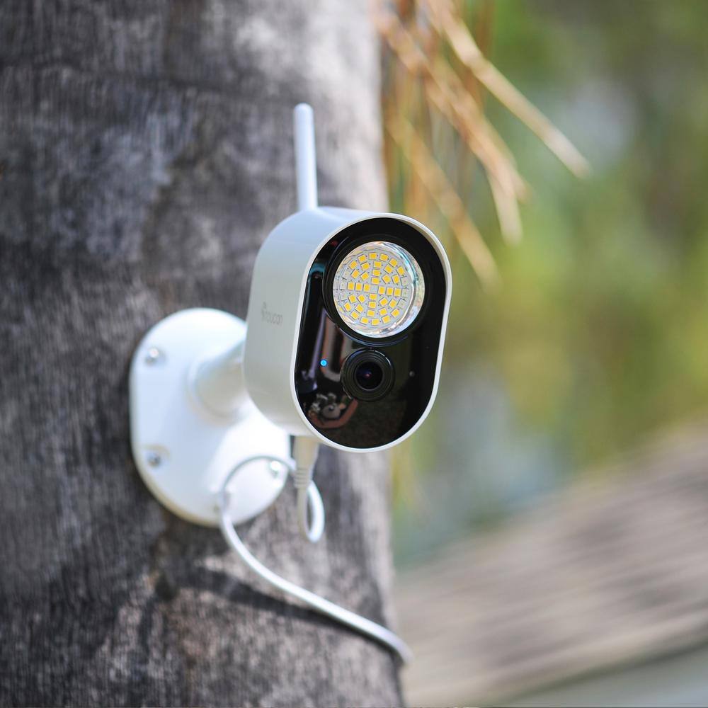 Toucan Floodlight Security Camera Home Surveillance 1080P 2.4Ghz Wi-Fi and Super Bright Light TSLC10WU