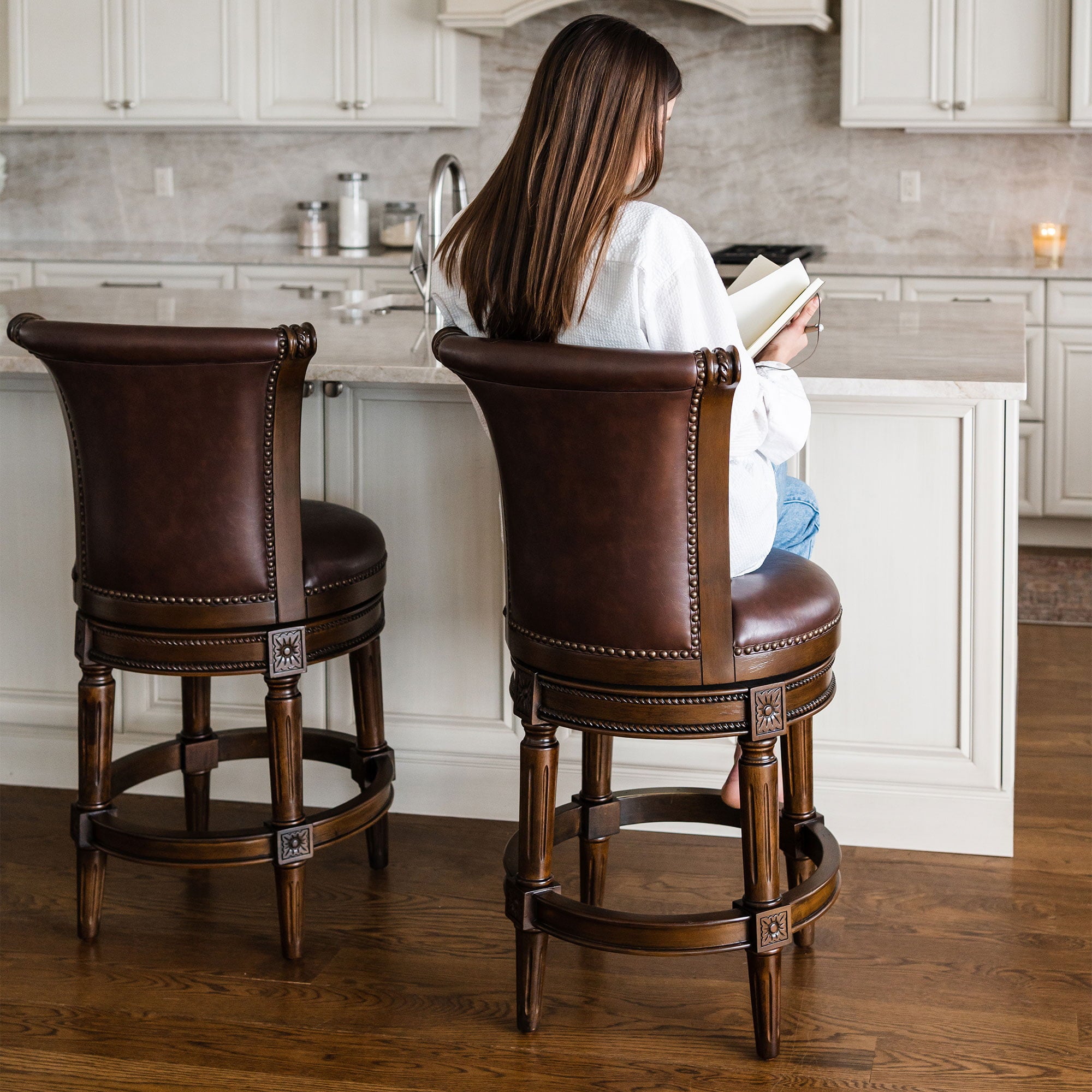 Maven Lane Pullman Swivel Kitchen Counter Stool 25H， Dark Walnut， Set of 2