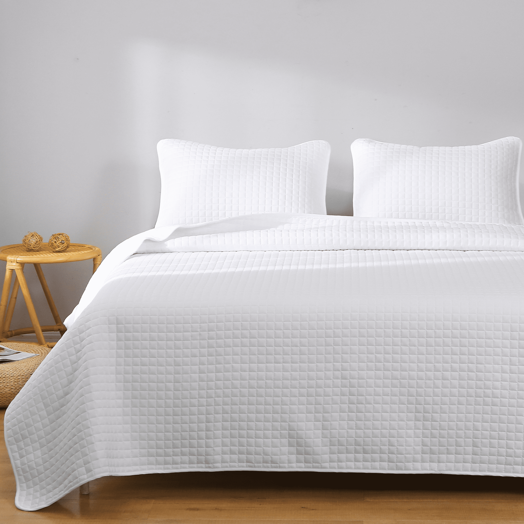 Home Quilt Set 2 Pieces White Quilt Set Soft Microfiber Bedspreads Twin Size Lightweight Coverlet with Square Stitch Design Comforter Set Bed Cover for All Season（1 Quilt 1 Sham）