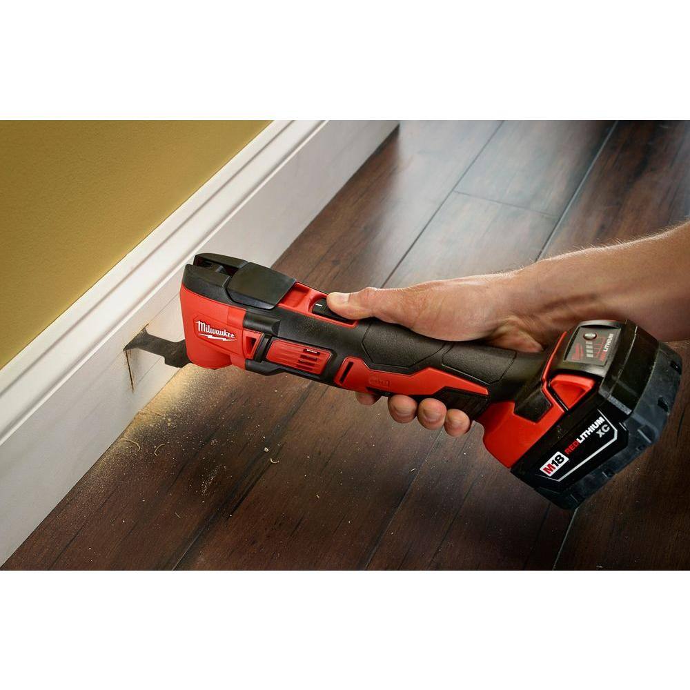 MW M18 18V Lithium-Ion Cordless Oscillating Multi-Tool with 3.0Ah Battery and Charger 2626-20-48-59-1835