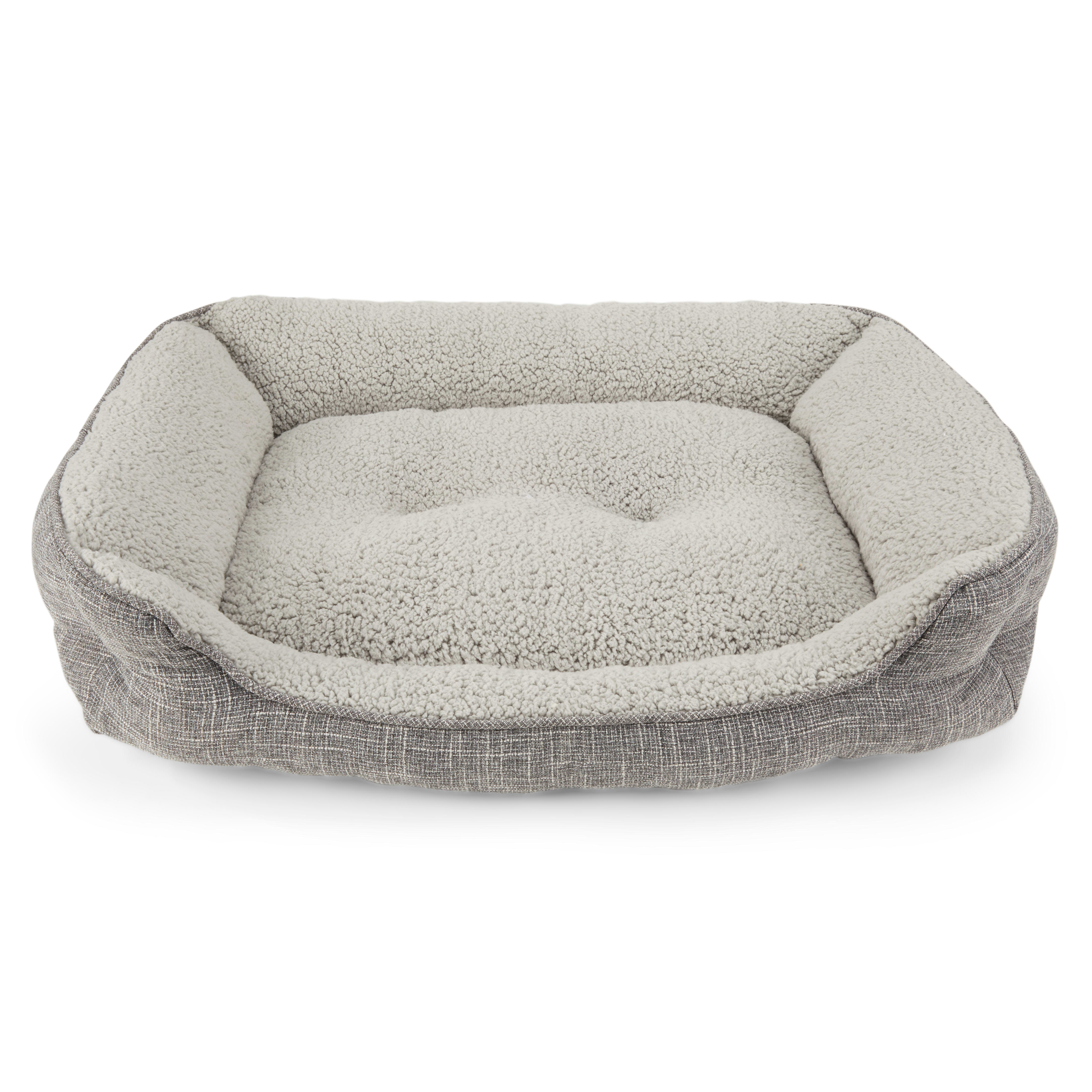 EveryYay Snooze Fest Grey Rectangle Nester Box Dog Bed， 32