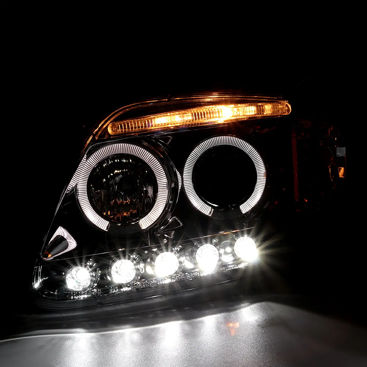 Spec-D Tuning Chrome Housing Clear Lens Projector Headlights Compatible with 1997-2003 Ford F150， 2004 Ford F150 Heritage， 1997-2002 Ford Expedition， Left + Right Pair Headlamps Assembly