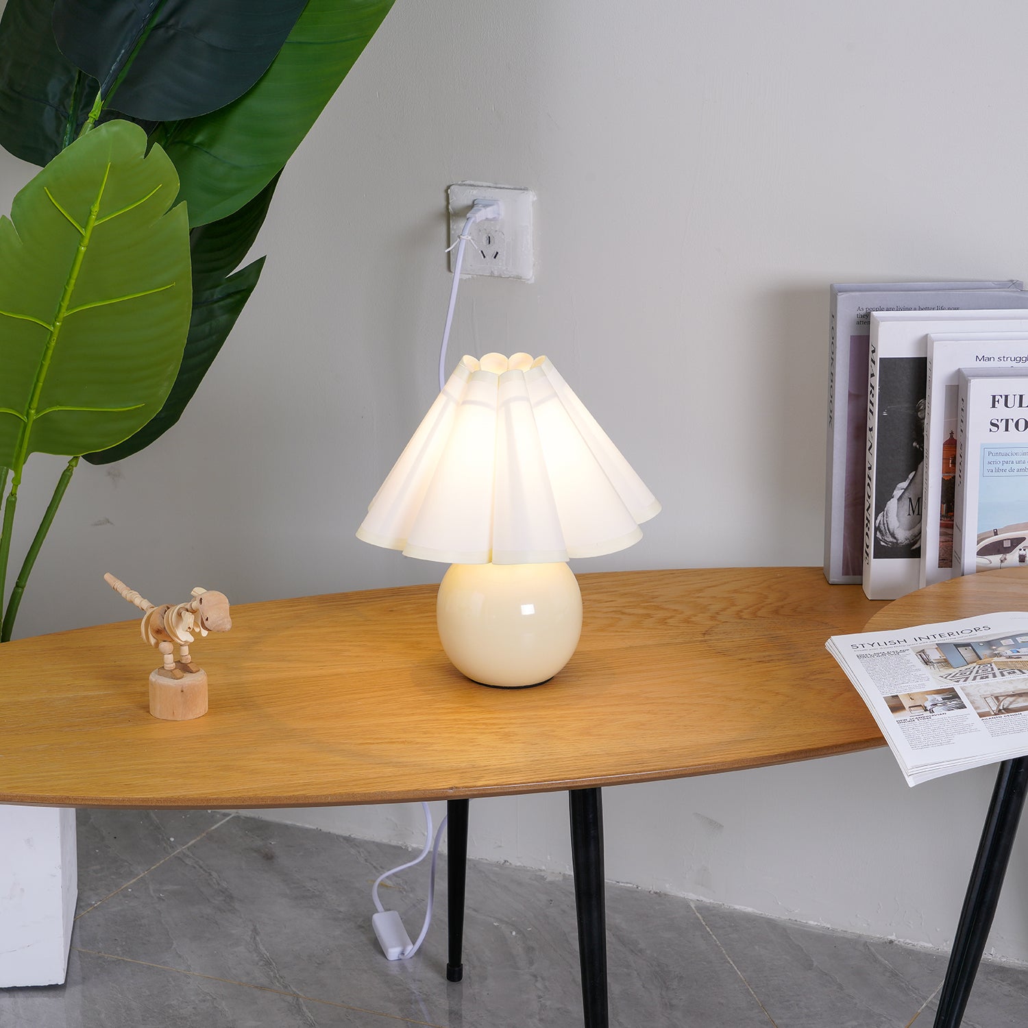 Kicsi Knife Pleat Table Lamp