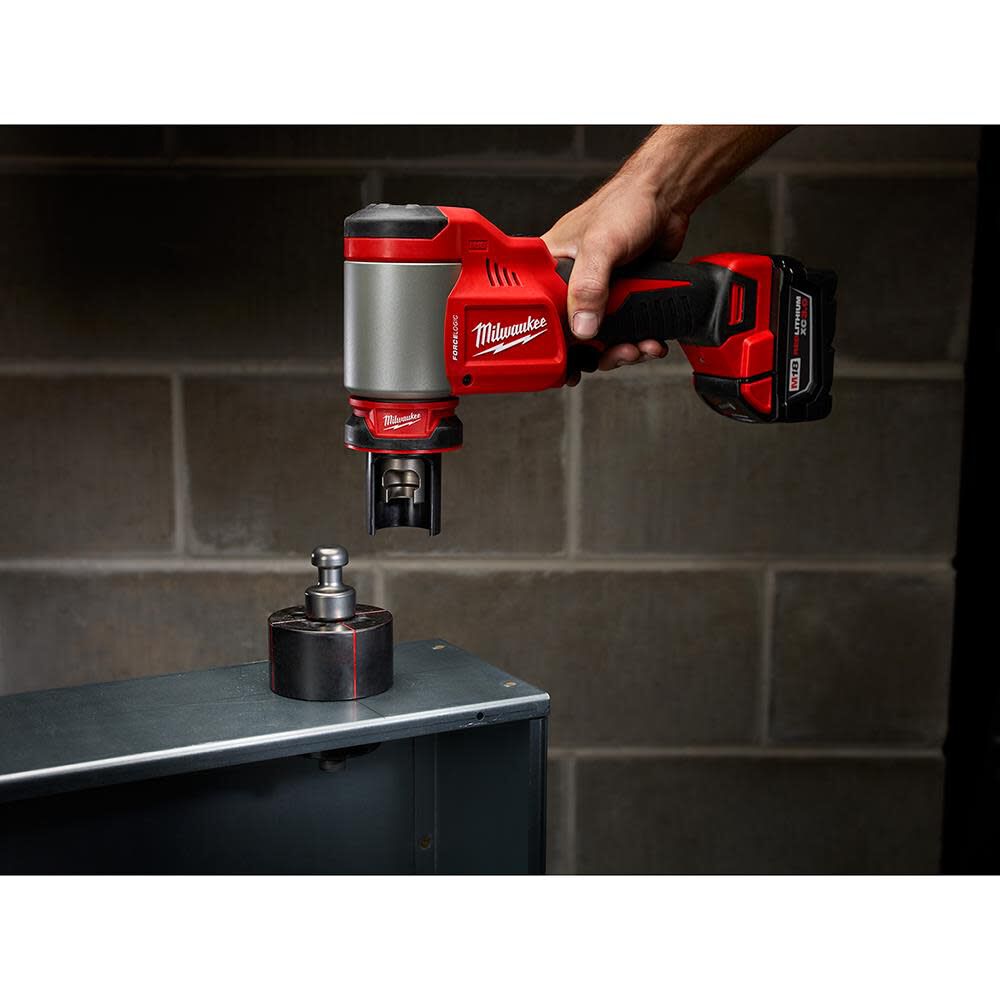 Milwaukee M18 FORCE LOGIC 10-Ton Knockout Tool 1/2 in. to 2 in. Kit 2676-22 from Milwaukee