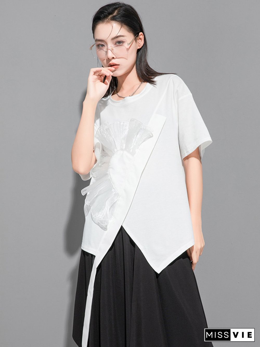 Stylish Black White Irregular Applique T-Shirt