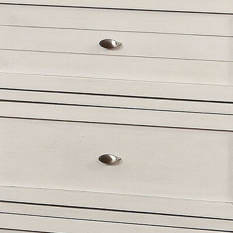 Chest with 4 Drawers and Metal Pulls， Antique White