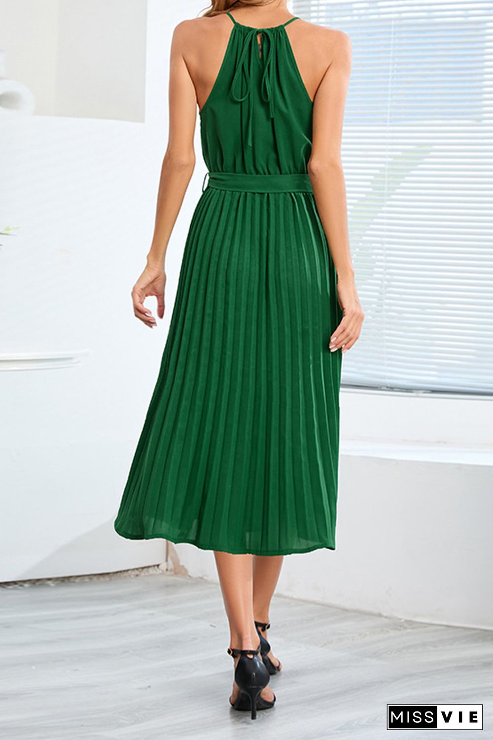 Plain Halter Sleeveless Pleated Midi Dress