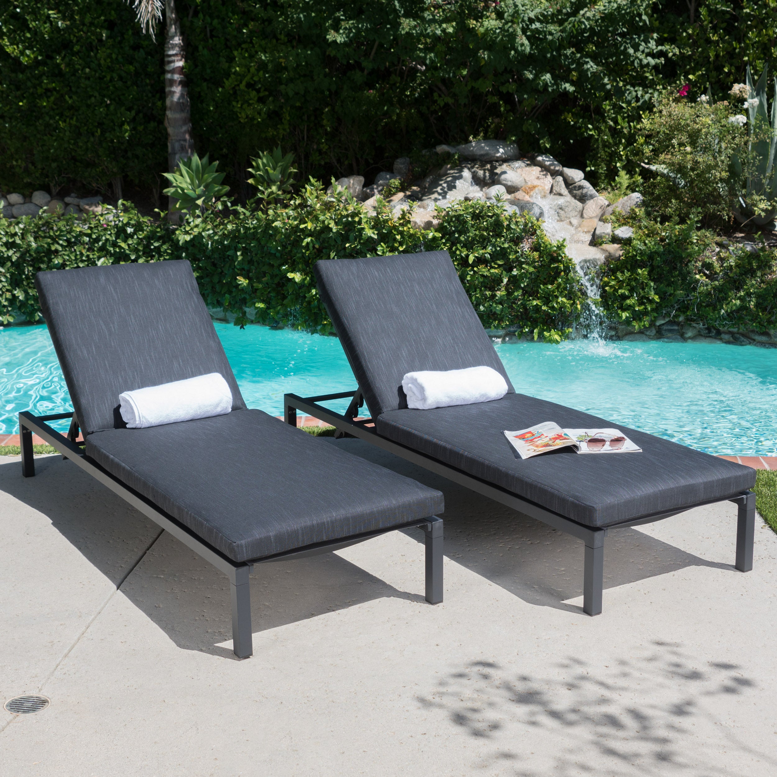 Nealie Outdoor Mesh Aluminum Frame Chaise Lounge w/ Water Resistant Cushion