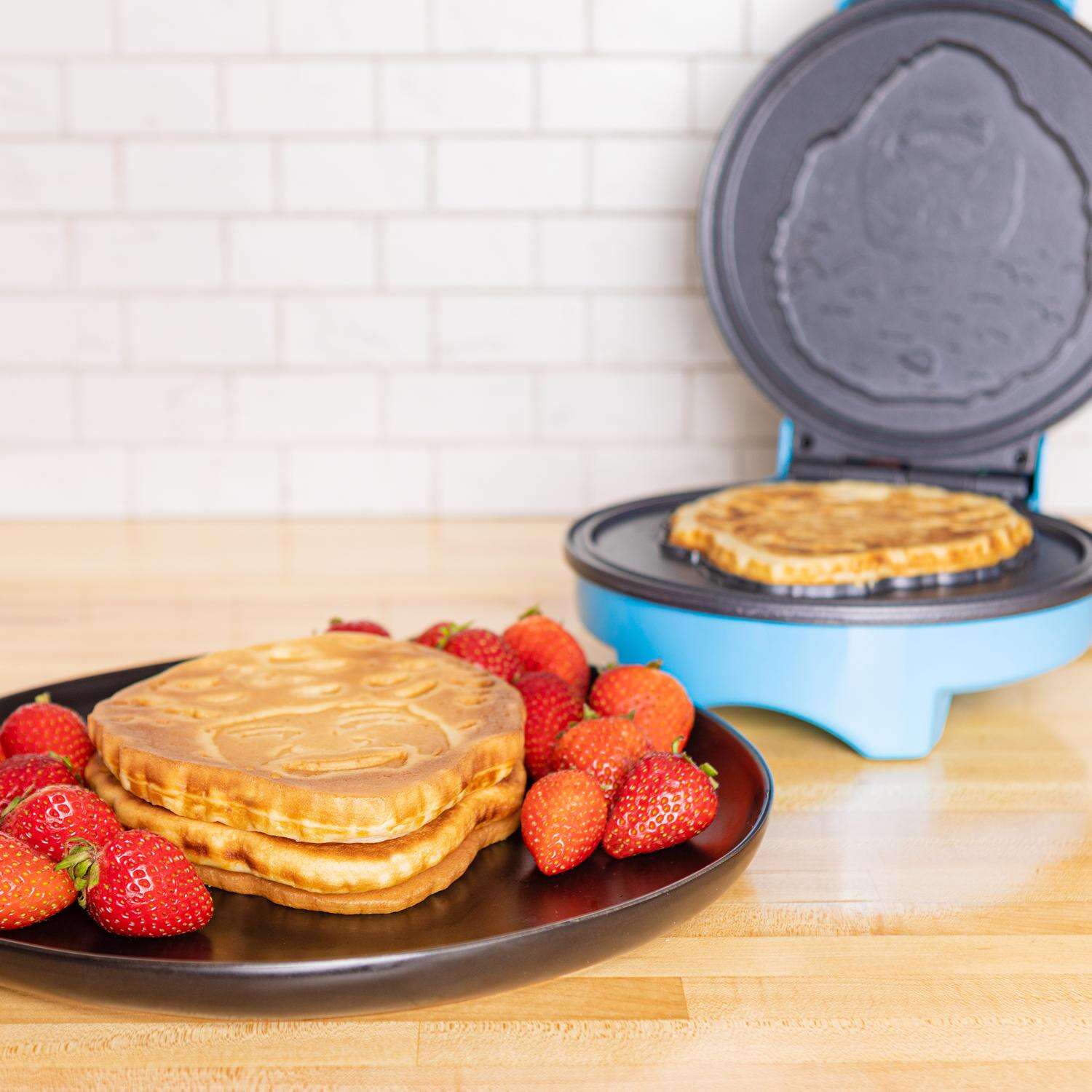 Uncanny Brands 1 waffle Blue Aluminum Waffle Maker