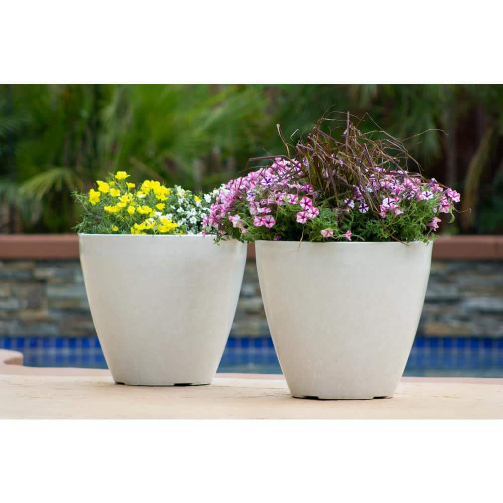 Trendspot 16 in. White Kurv Resin Planter (2-Pack) EPS00405N-16W2