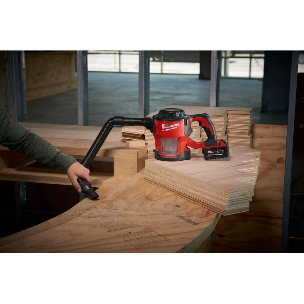 Milwaukee M18 Compact Vacuum 0882-20 from Milwaukee