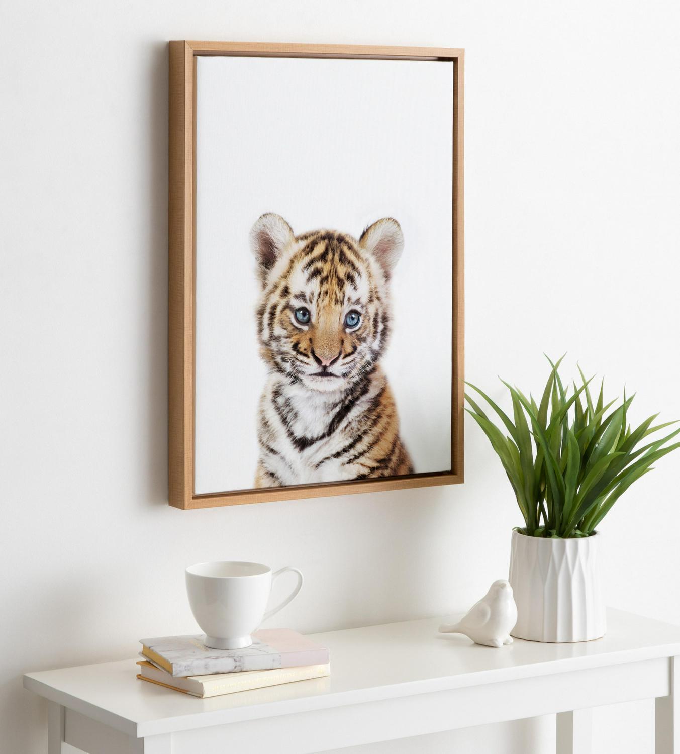 Kate and Laurel Baby Tiger Portrait Framed Canvas Wall Art By Amy Peterson， 18and#215;24 Natural， Cute Baby Animal Home Decor