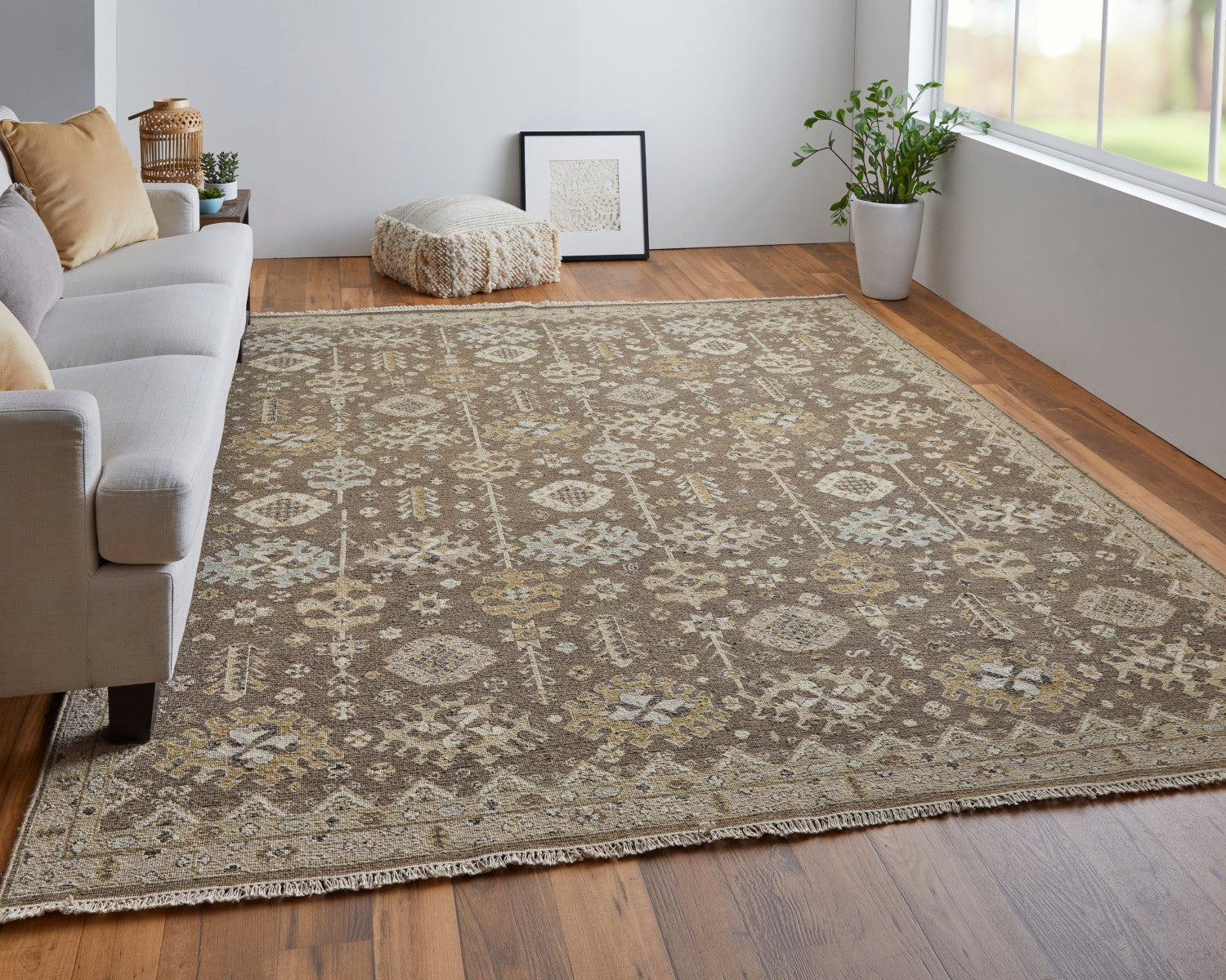 Aleska Oriental Brown/Ivory Rug