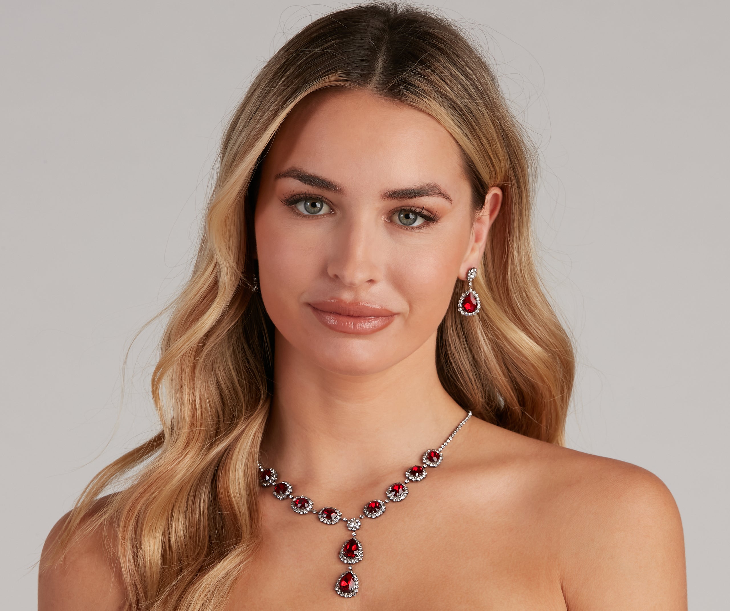 Major Glam Halo Necklace And Earrings