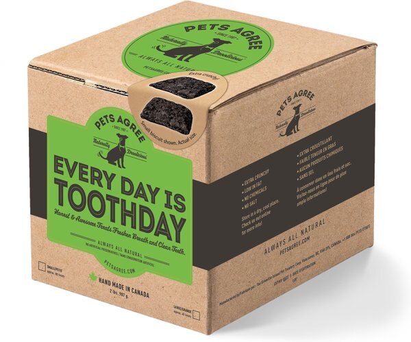 The Granville Island Pet Treatery Everyday is Tooth Day Pets Agree Breath Freshening Dog Treats， 32-oz bag， Large