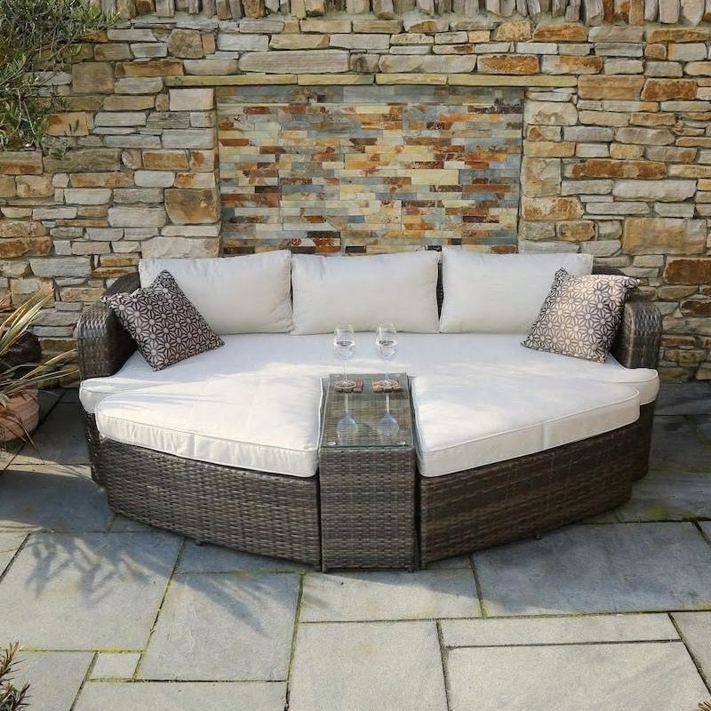 4-piece Patio Wicker Daybed Set with Side Table - Overstock - 19209038