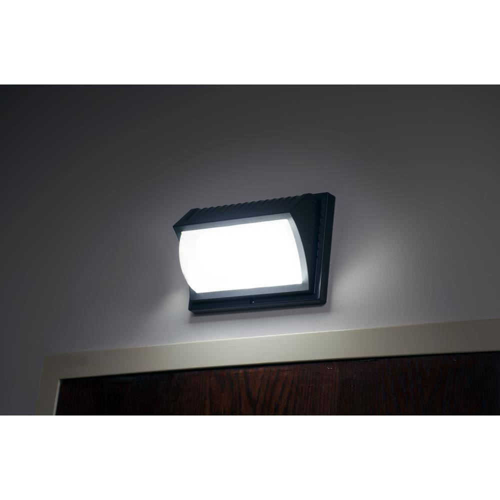 Honeywell 42-Watt Titanium Gray Integrated LED Outdoor Wall Pack Light 4000L ME014051-82R