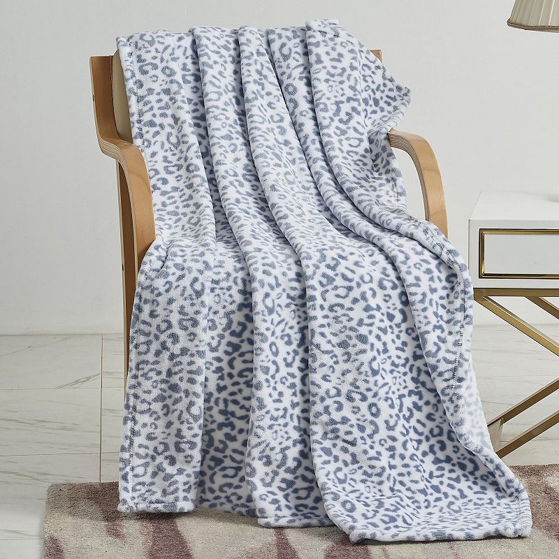 Plazatex Leo Microplush Decorative All Season 50 X 70 Throw Blanket