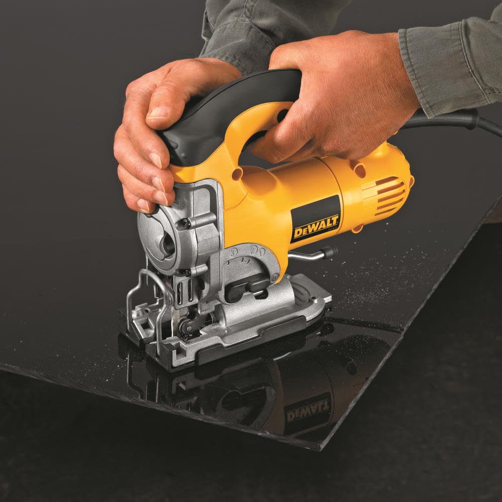 DEWALT HEAVY-DUTY VARIABLE SPEED TOP-HANDLE JIG SAW KIT (DW331K) ;