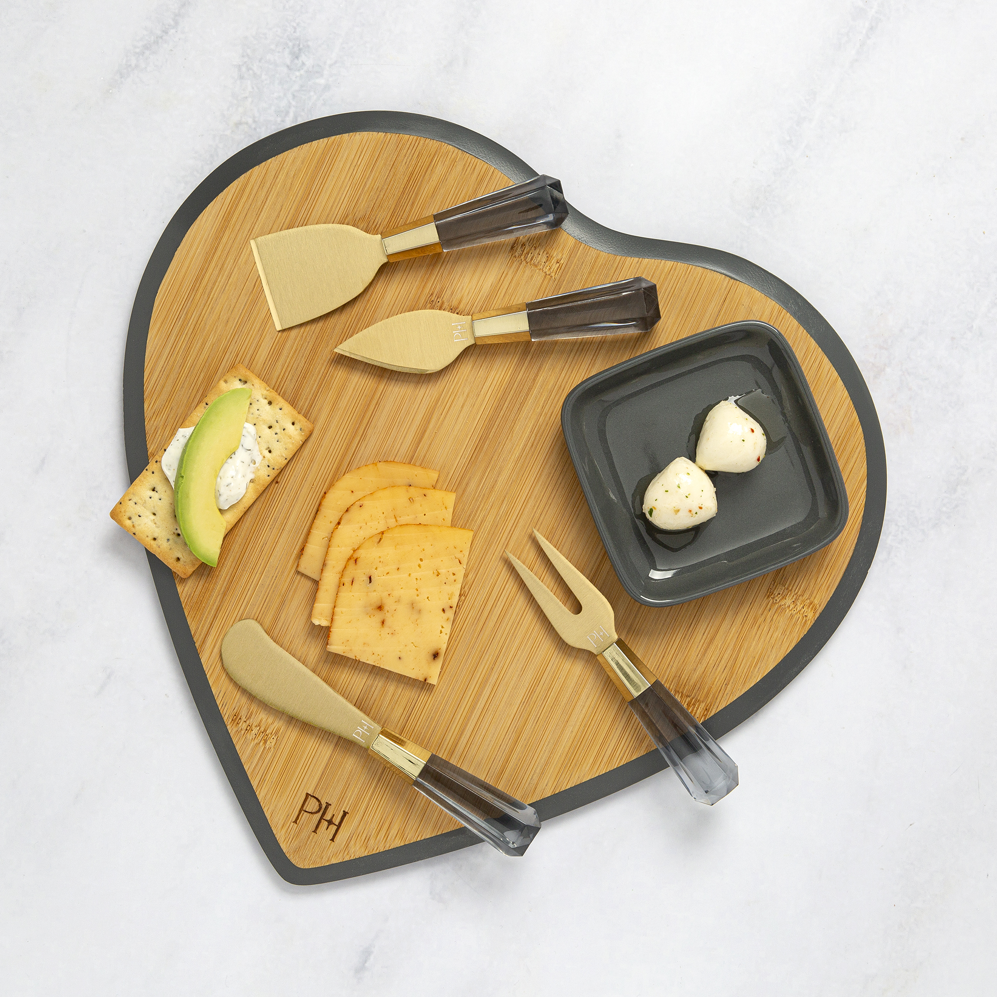 Paris Hilton 6-Piece Bamboo Heart Charcuterie Board and Serving Set， Charcoal Gray