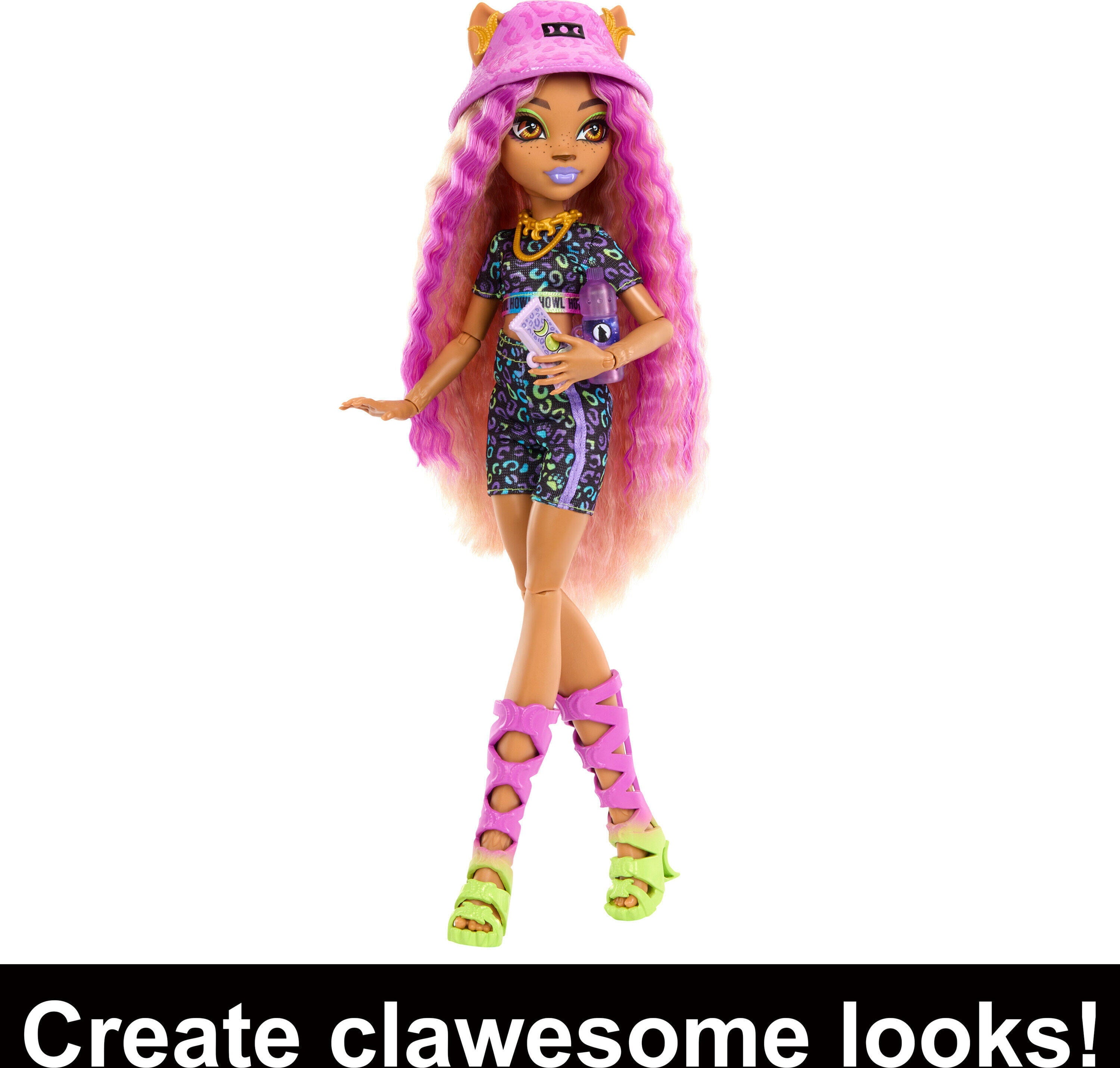 Monster High Skulltimate Secrets Clawdeen Wolf Doll and Fashion Set with Dress-Up Locker