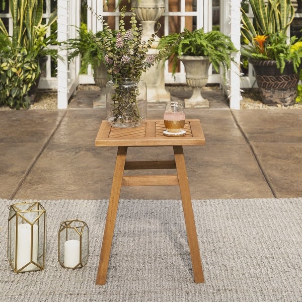 Wood Outdoor Patio End Table with Chevron Design， Brown