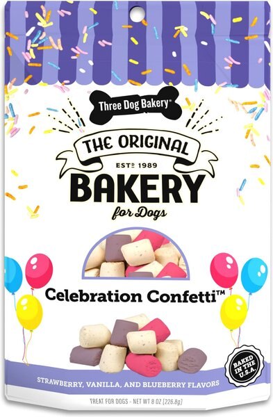 Three Dog Bakery Celebration Confetti Strawberry， Vanilla and Blueberry Flavors Dog Treats， 8-oz bag