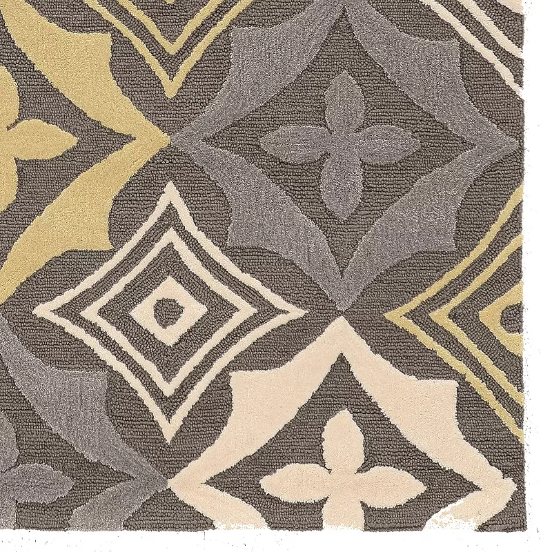 Linon Trio Emblem Pattern Rug