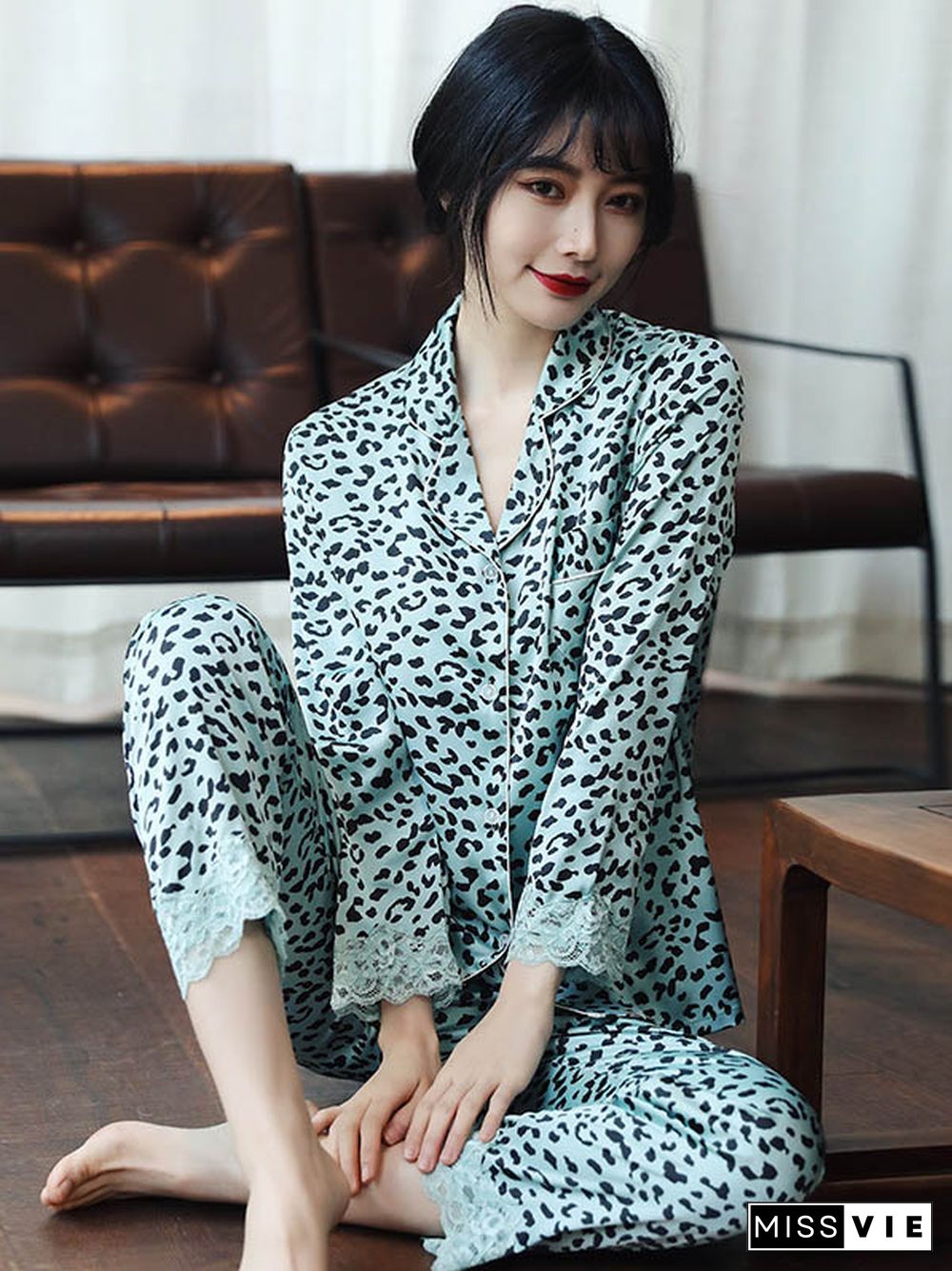 Comfortable Lapel Leopard T-Shirt&Pants Pajama Set