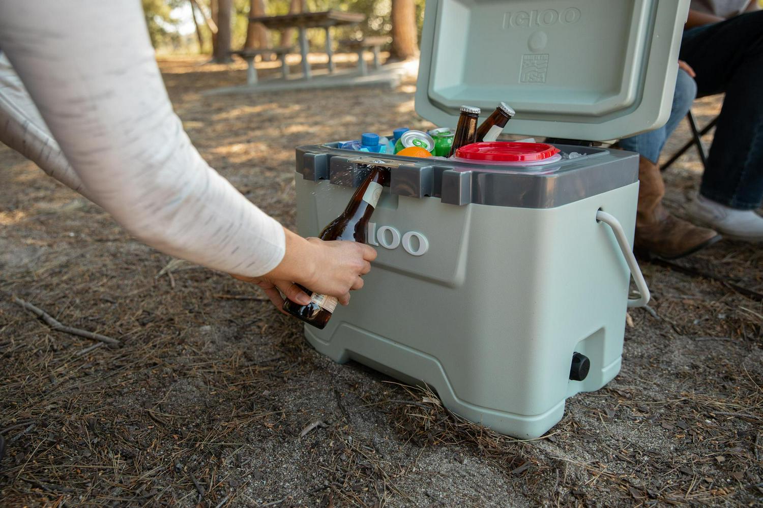 Igloo Trailmate 25-Quart Cooler