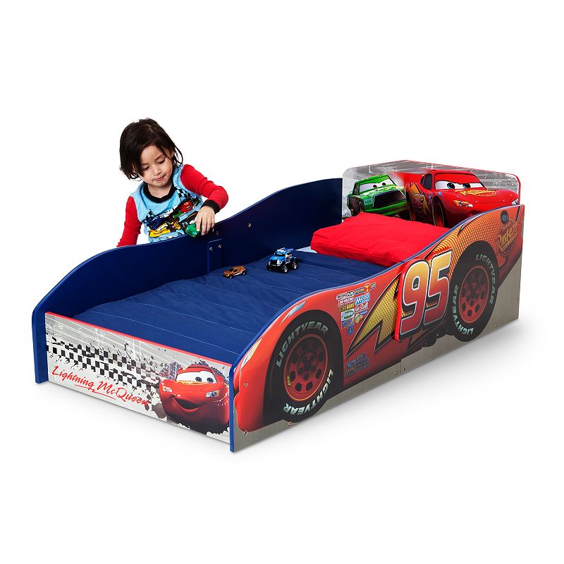 Disney / Pixar Cars Wood Toddler Bed by Delta Children