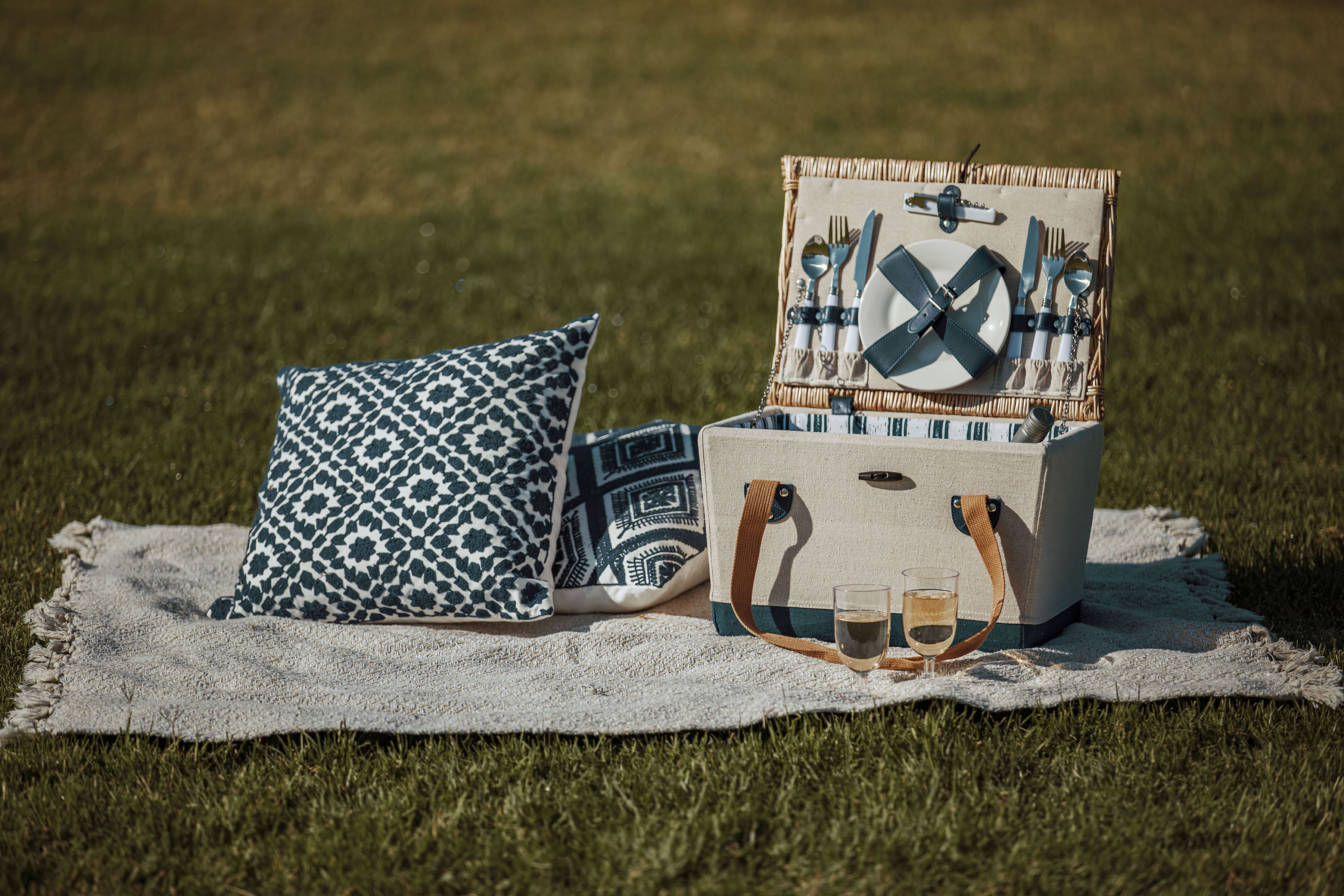 Picnic Time Boardwalk Picnic Basket