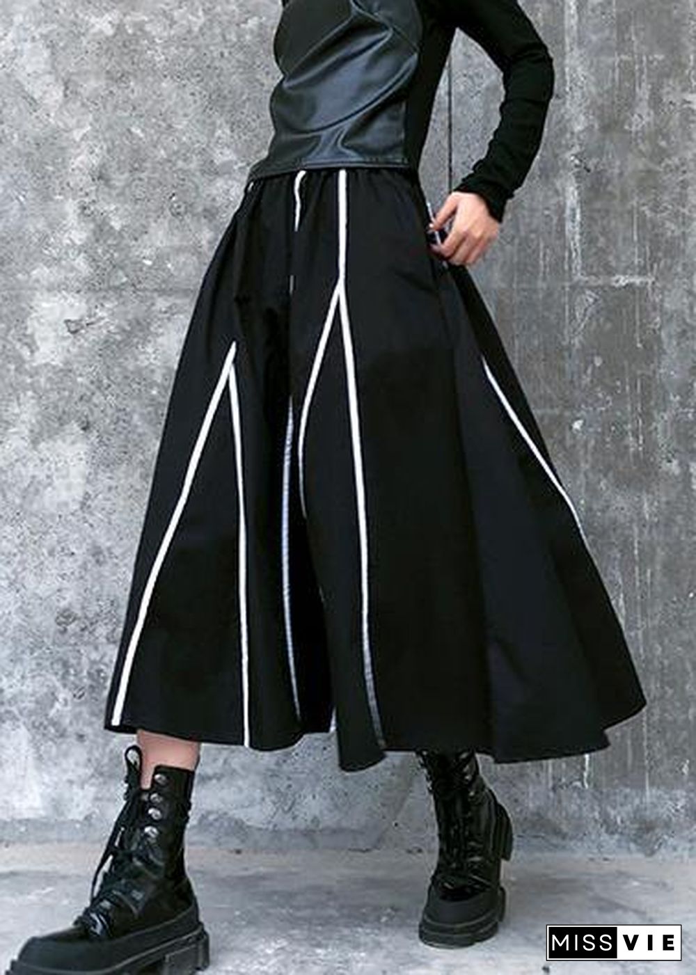 Women's Retro skirt high waist large black striped skirt new