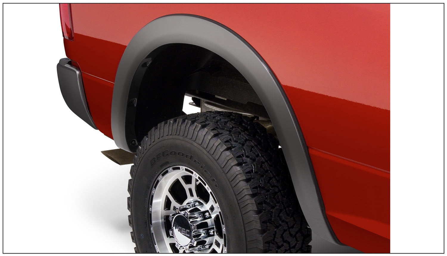 Bushwacker 50917-15 OE Style Color Matched Brite White Clear Coat 4-Piece Fender Flare Set for 2016-2018 Dodge Ram 2500， 3500 (Includes Dually)