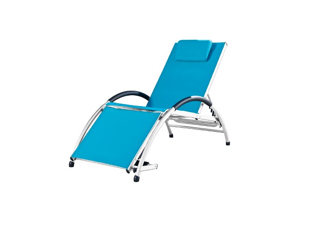 The Hamptons Collection 67 Blue Foldable And Adjustable Aluminum Outdoor Lounge Chair