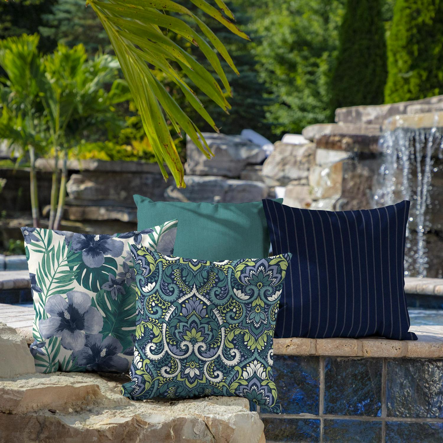 Arden Selections Sapphire Aurora Damask 16 x 16 in. Outdoor Toss Pillow， Set of 2