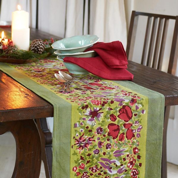 Jardine Red/ Green Table Runner