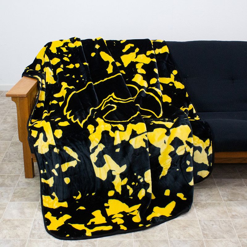 Iowa Hawkeyes Throw Blanket