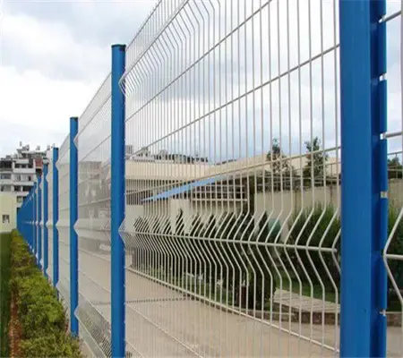 Manufacturer Supply 3D Curved Bending Galvanized Wire Fence Easily Assembled Triangle Bend Fence