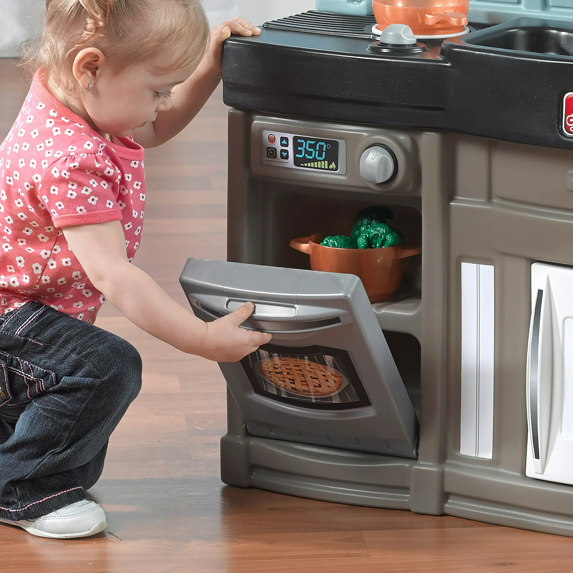 Step2 Best Chef's Kitchen Kids Play Kitchen Set