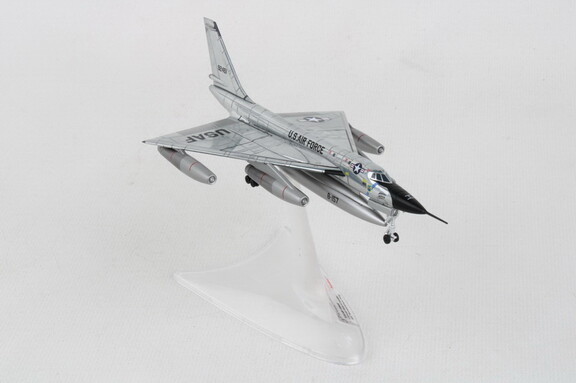 Herpa HE572736 USAF B 58A 1/200 30Th Bw Hoosier Hu...