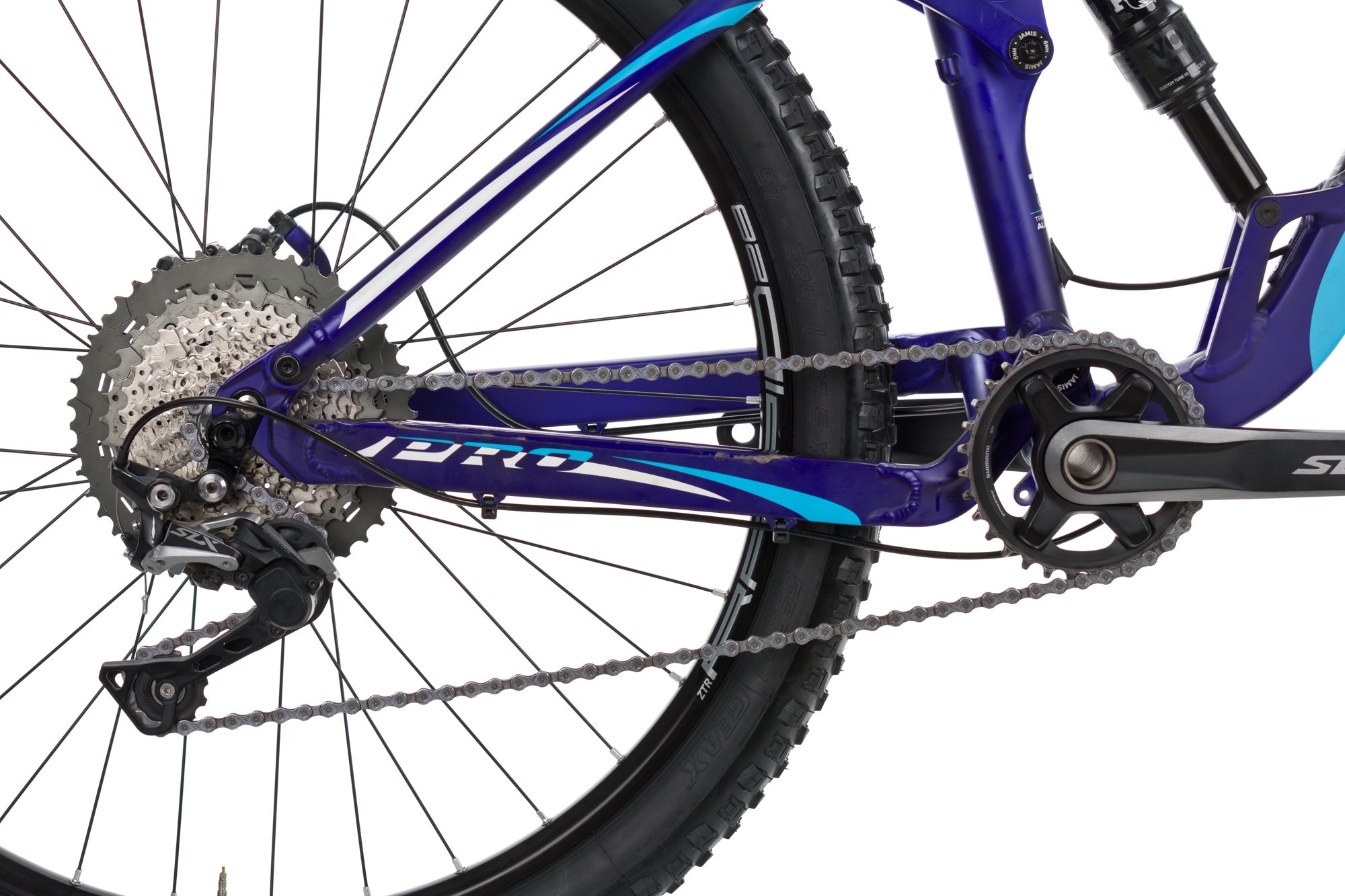 2017 Jamis Halo XCT Pro Mountain Bike 18