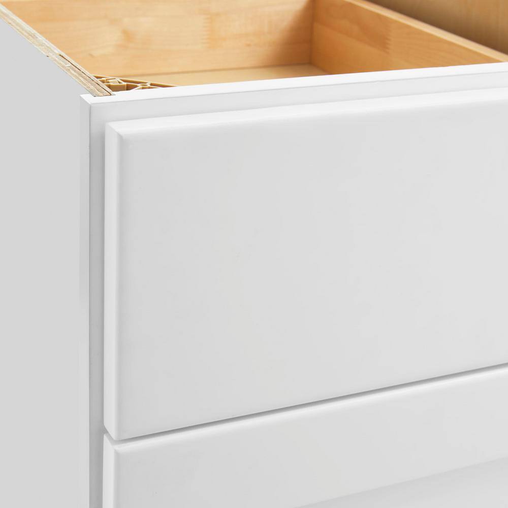 Hampton Bay Avondale Shaker Alpine White Ready to Assemble Plywood 36 in Blind Corner Base Cabinet (36 in x 34.5 in H x 24 in D) BBC36