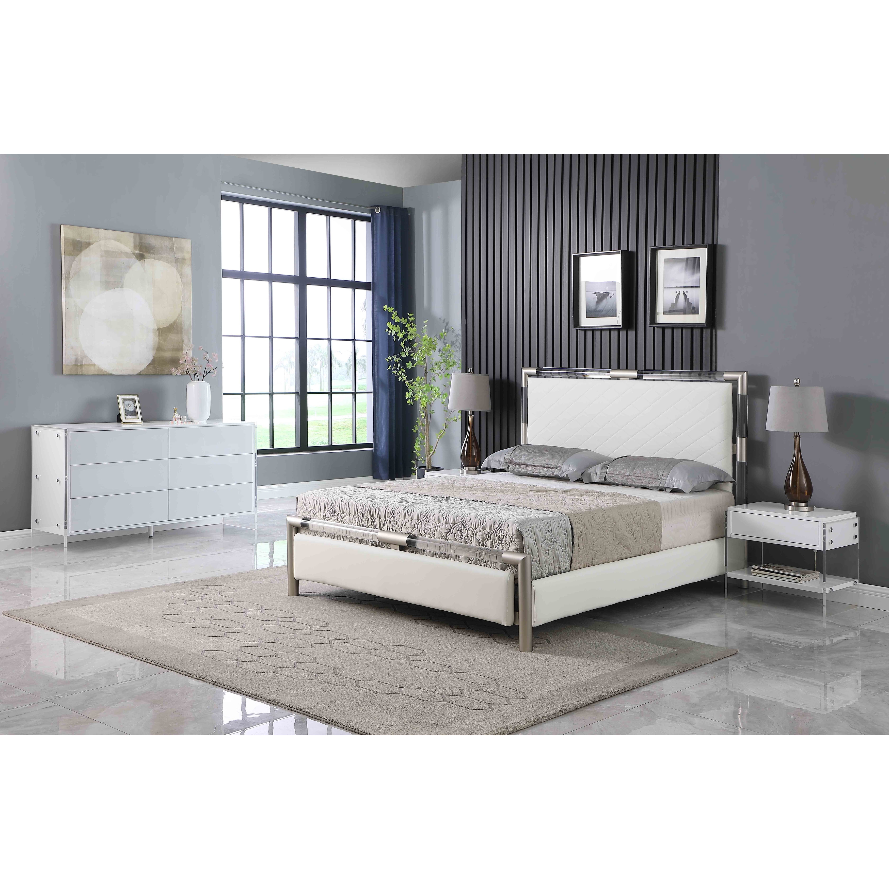 Somette Barry Upholstered Bedroom Set with Bed， Buffet and Lamp Table - - 35807053