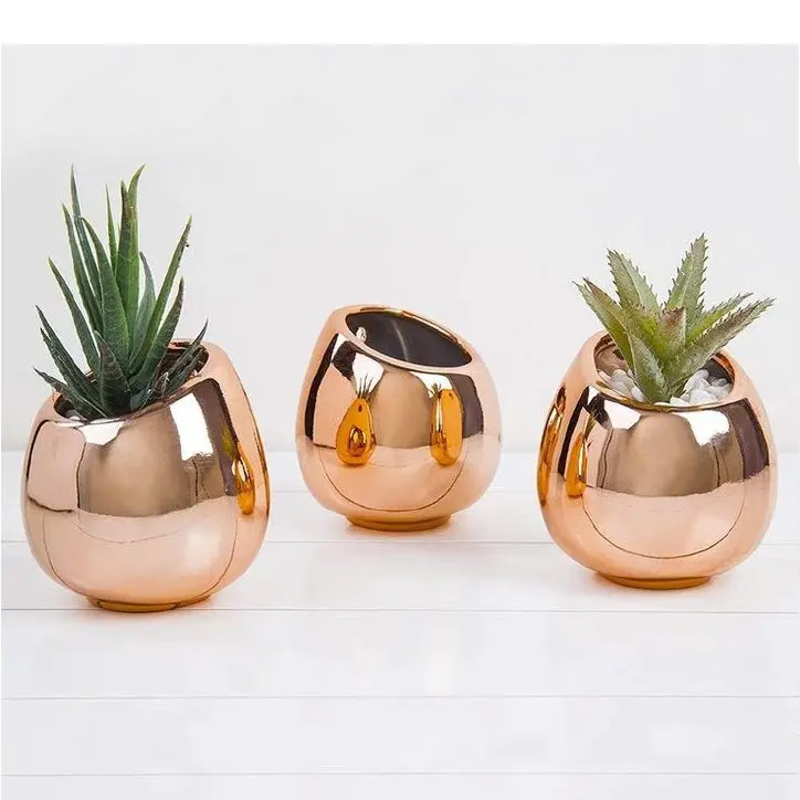 Wholesaler Farmhouse Customizable Design Casual Decorative Gold Finished Metal Pot Planter Decoration Drawing Room Metal Planter