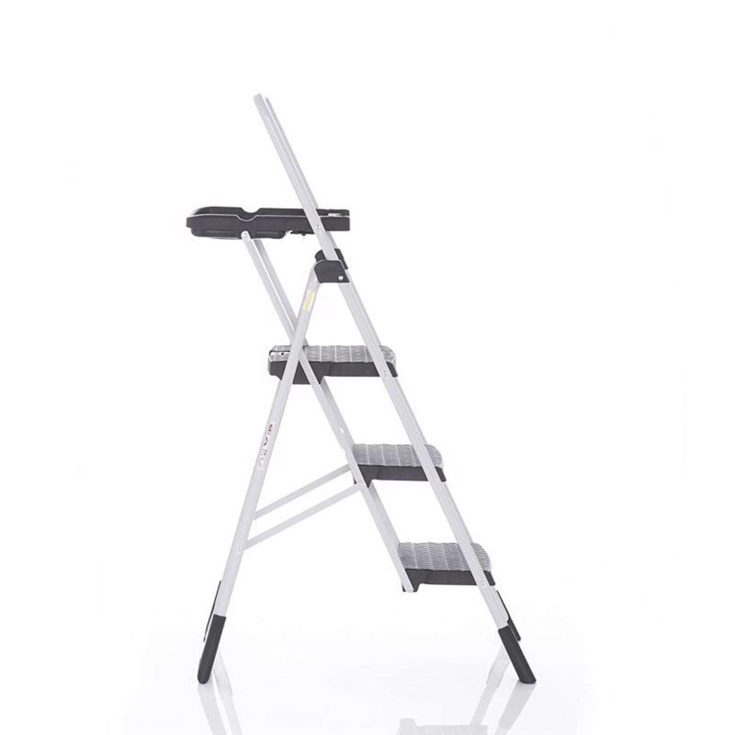 Cosco Tri Step Plus 4.56 ft. H Steel Platform Ladder Type II 225 lb. capacity