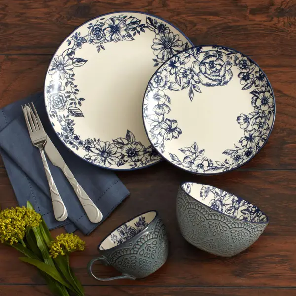 Pfaltzgraff 16-Piece Gabriela Blue Dinnerware Set